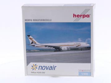 Schaal 1:500 Herpa 508483 Novair Airbus A330-200 Reg.Nr...., Ophalen of Verzenden