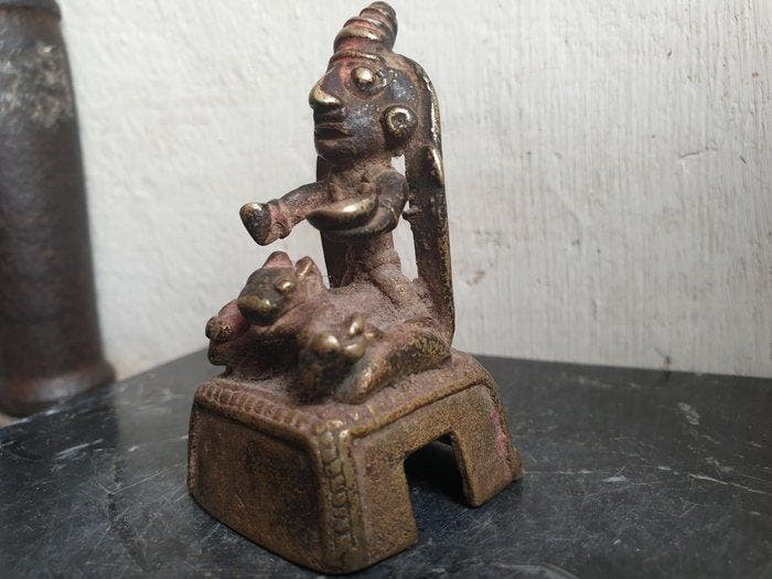 Godin met drie dieren - Brons - India - de achttiende- en, Antiek en Kunst, Kunst | Niet-Westerse kunst
