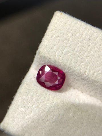 1 pcs Rood Robijn - 1.27 ct - Guild Gem Laboratory - Sterke, Nieuw