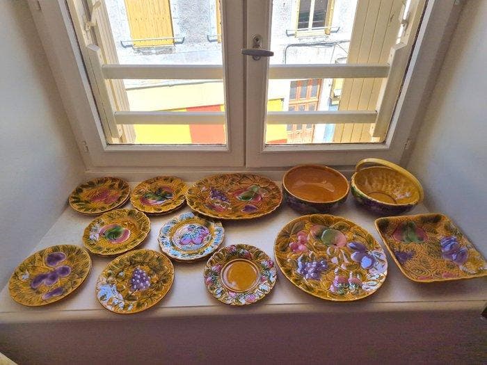 Sarreguemines - Tafelservies (17) - Aardewerk - Barbotine, Antiek en Kunst, Antiek | Meubels | Tafels