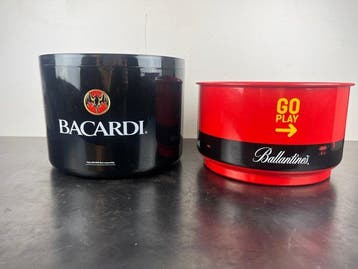 Decoratief dienblad (2) - Bacardi, Ballantines - Verenigd