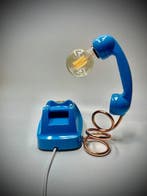 Lampe de table - Plastique, Cuivre, Métal - Œuvre réalisée