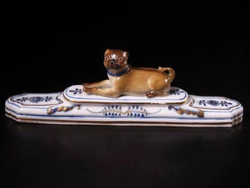 Porcelaine - Rare antique Meissen carlin — figurine en