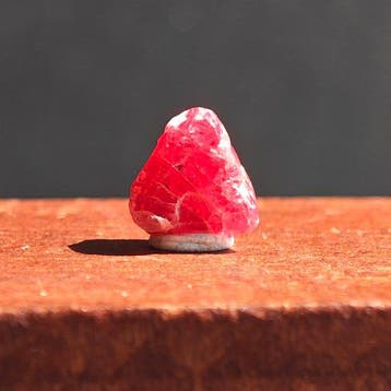 2,45 ct TOP juwelrood glasklare spinel kristal in, Collections, Minéraux & Fossiles