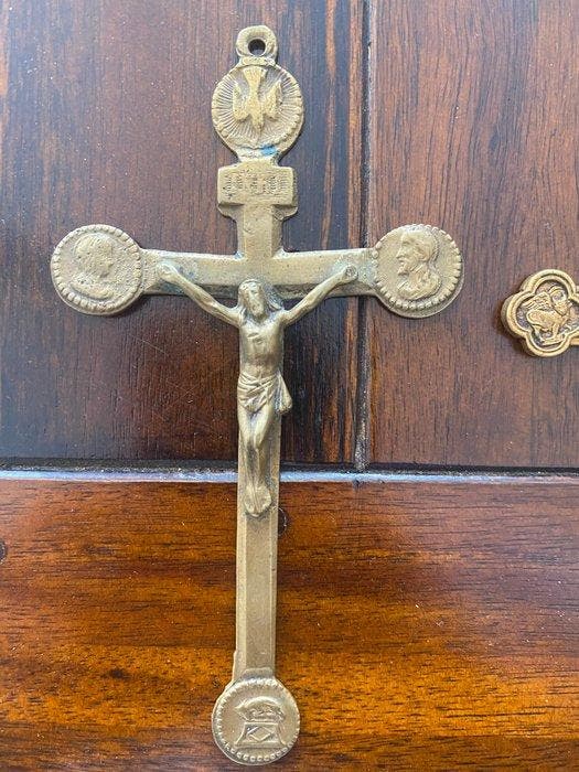 Crucifix (5) - Messing - 1900-1950, Antiek en Kunst, Kunst | Niet-Westerse kunst