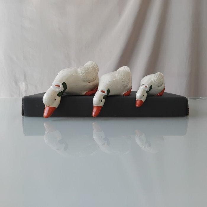 Collectie met dierenthema - 100 miniaturen in hars,, Antiek en Kunst, Antiek | Speelgoed