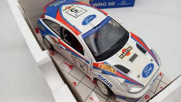 Bburago 1:18 - Modelauto - Ford Focus RS WRC 02 - (cod.F23)
