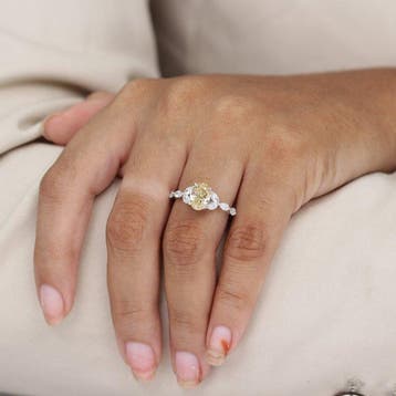Ring - 14 karaat Witgoud - 2.96ct. tw. Geel Diamant (Fancy