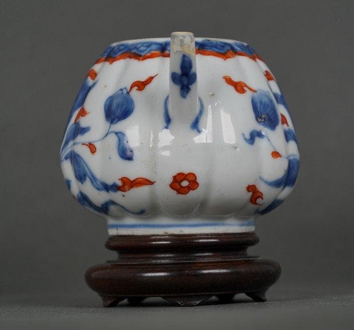 Kangxi (1662-1722) - Theepot - Grote tulpen, Ruyi-koppen en, Antiquités & Art, Antiquités | Autres Antiquités