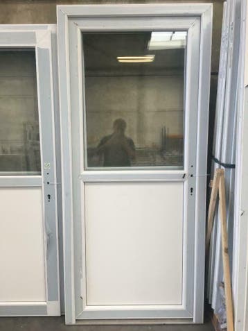 PVC deuren 98x215 in voorraad, ideaal voor garage, tuinhuis, Bricolage & Construction, Ophalen of Verzenden, Deurkozijn