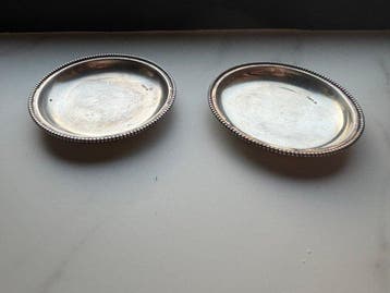 unknown - unknown - Schaal (2) - round beaded rim - Zilver, Antiek en Kunst