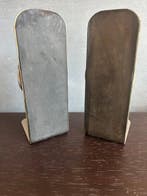 Boekensteunen (2) - metaal en leer - Boekensteunen van