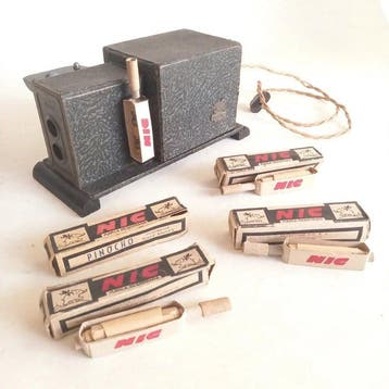 Cine NIC com 4 filmes (1940s) | Projector