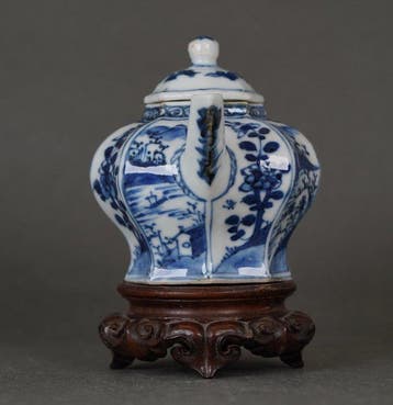 Kangxi (1662-1722) - Theepot - Pioenrozen en prachtige