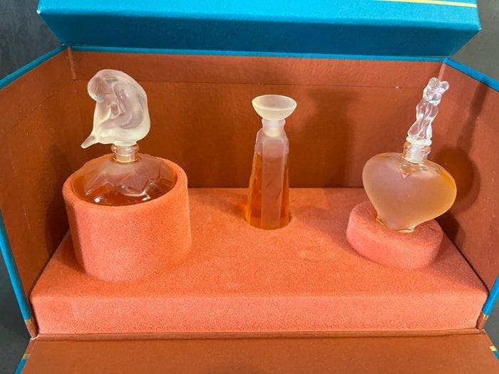 Lalique - Flacon de parfum - Les Introuvables - Verre et, Antiek en Kunst, Antiek | Glaswerk en Kristal