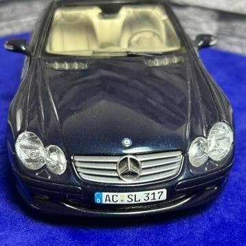 Minichamps 1:18 - Modelauto - Mercedes-Benz SL 500 (R230)
