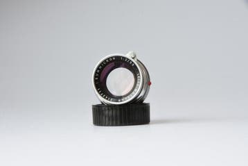 Leica Summicron 50mm 1:2 (rigid). **Goed lezen** Prime lens