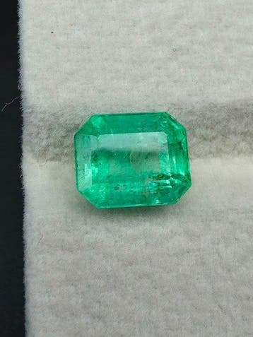 Groen Smaragd - 2.38 ct - International Gemological