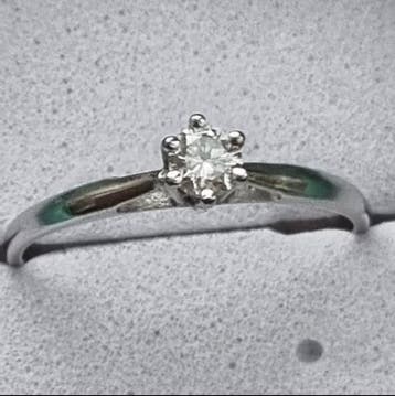 Ring - 18 karaat Witgoud - 0.18ct. tw. Diamant (Natuurlijk), Handtassen en Accessoires, Nieuw