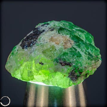 Natuurlijke topkwaliteit Tsavorite Crystal uit Tanzania
