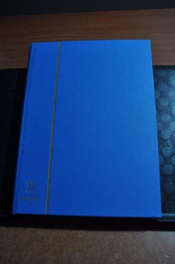Accessoires - Doos vol met 6 lege stockboeken met witte, Gestempeld