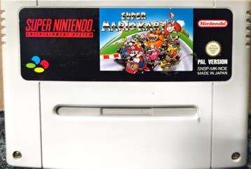 Super Mario Kart (SNES tweedehands game), Games en Spelcomputers, Ophalen of Verzenden, Nieuw