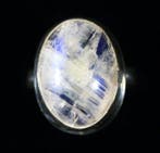 Ct. 29.10 pierre de lune dans une bague en argent - Cabochon