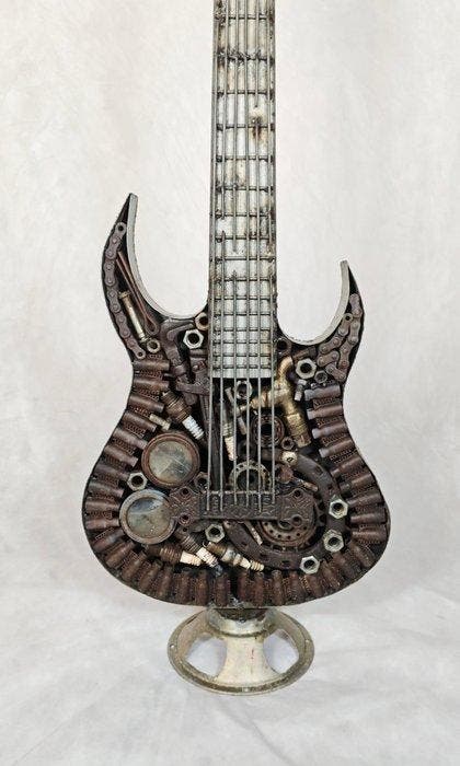 Sculpture, Guitarra metálica - 98 cm - Acier - 2025, Antiquités & Art, Curiosités & Brocante