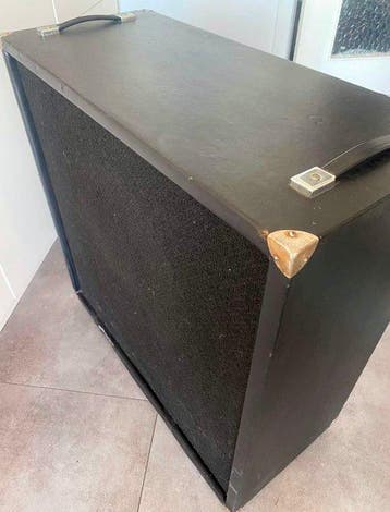 RADIO SCHACK - Aantal items: 1 - Gitaarversterker cabinet -