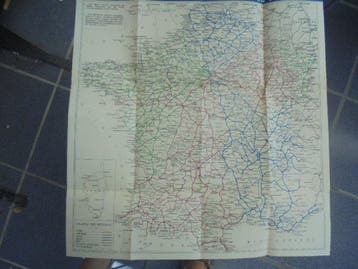 Frankrijk - Treinen en stations + 1 kaart van Frankrijk met, Verzamelen, Gelopen