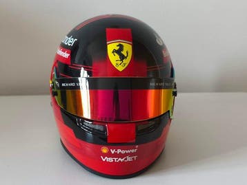 Ferrari - Formula One - Carlos Sainz - Schaal 1/2-helm