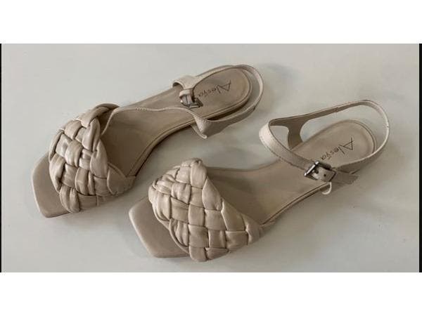 Veiling - Beige Alesya CLU3801 sandalen maat 36, Vêtements | Femmes, Chaussures