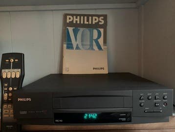 Philips VHS HQ Videorecorder met afstandsbediening &