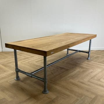 JORG massief houten tafel met industrieel onderstel 240x100, Gebruikt, Bureau