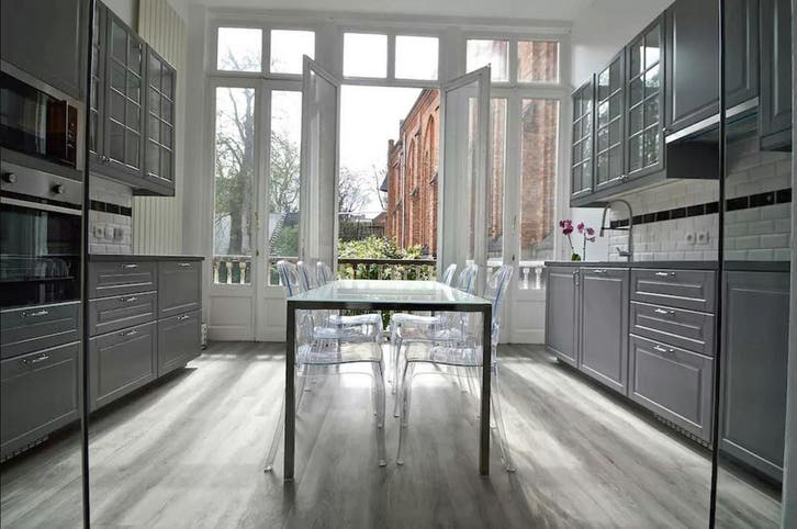 Appartement aan Rue de la Source, Saint-Gilles, Immo, Appartementen en Studio's te huur, 50 m² of meer