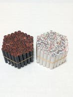 Zegel - Japanse zegels, 122 stuks (61 zwart + 61 wit)