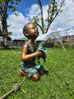 Beeld, XL Bronze: Boy with Frog - 53.5 cm - Brons - 2026