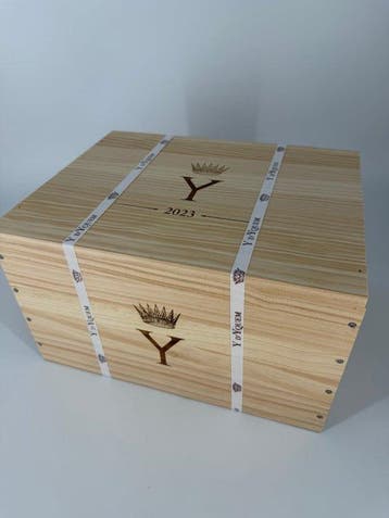 2023 Chateau dYquem Y Bordeaux Blanc - Bordeaux,, Collections