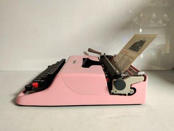 Marcello Nizzoli - Olivetti, Lettera 22 - Rosa - Typemachine