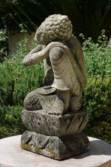 Buddha inginocchiato - Beeld - Buddha - Balinese cultuur -