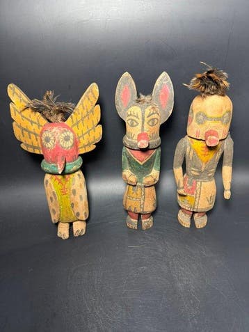 3 poppen in de Hopi-kachina-stijl - V.S. (Zonder, Antiek en Kunst