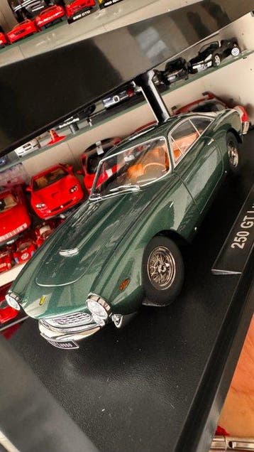 KK-Scale 1:18 - Voiture miniature - Ferrari 250 GT Lusso -, Nieuw