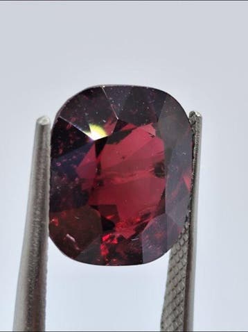 1 pcs Rood Spinel - 6.76 ct - Lotus Gemology - Red Rich, Nieuw