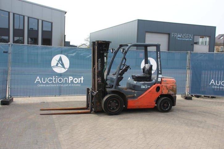 Veiling: Heftruck Toyota 02-8FDF30 Diesel 3000kg 4.3m 2009, Zakelijke goederen, Machines en Bouw | Heftrucks en Intern transport