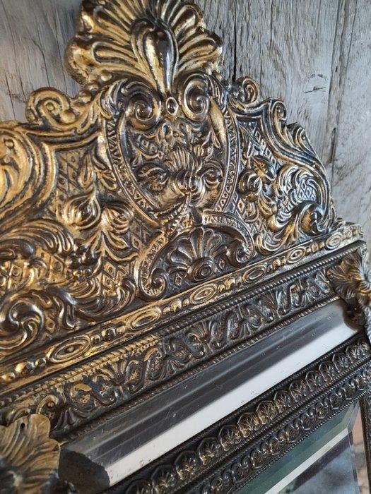 Décoration murale - petit meuble en cuivre, Antiek en Kunst, Curiosa en Brocante