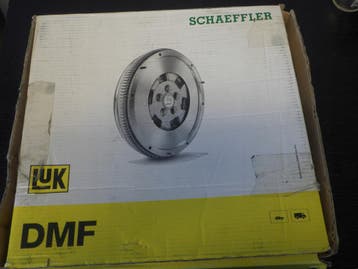LUK 415073609 dual mass flywheel Audi A3/Skoda Octavia, Auto-onderdelen, Verzenden, Gebruikt