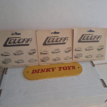 Dinky Toys 1:43 - Modelauto (3) - Citroèn 2 CV - Uitgebracht, Nieuw