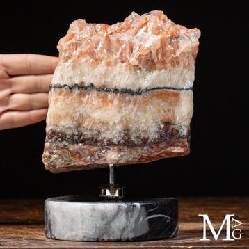 Echt bijzondere mineralenformatie - Kleurrijke Toscaanse