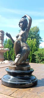 Sculpture, scarab dancer - 24 cm - marbre en bronze