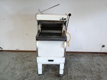 VLB Broodsnijmachine – 8 mm Sneedikte – 230Volt – B60 x D65, Nieuw in verpakking
